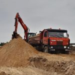 Piaskownia oferuje piasek kopany, pospółkę piaskowo- żwirową z dowozem do klienta