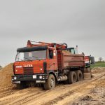 Piaskownia oferuje piasek kopany, pospółkę piaskowo- żwirową z dowozem do klienta